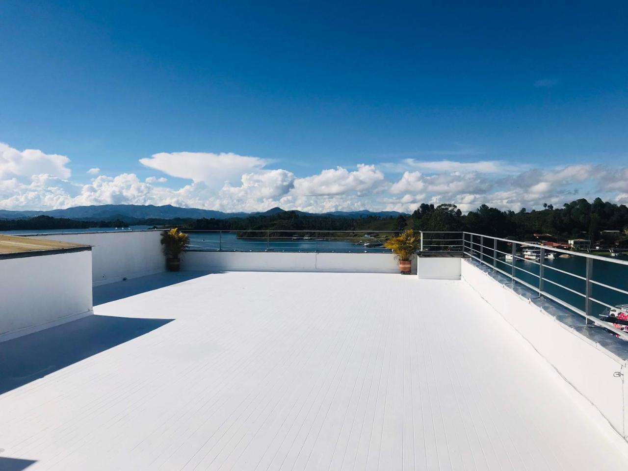 Aptos Vista Al Embalse, Frente Al Lago, Restaurantes, Bares Guatapé Dış mekan fotoğraf